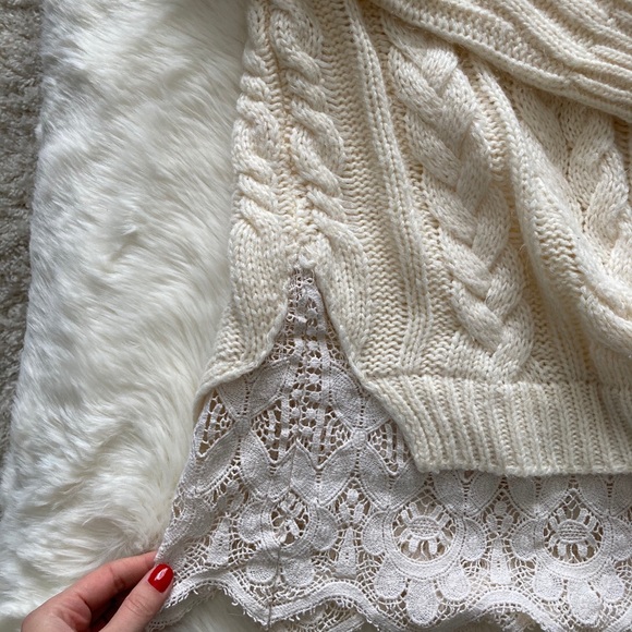 Knox Rose Off Shoulder Cable Knit Lace Detail - Picture 2 of 3